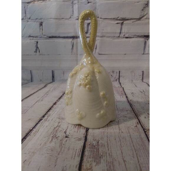 VINTAGE IRELAND BELLEEK PORCELAIN SHELL PATTERN TEA BELL - Picture 2 of 8
